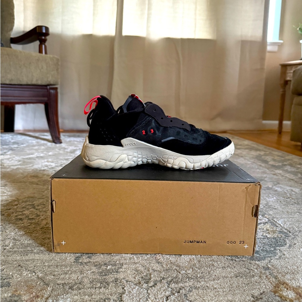 Women’s Jordan Delta 2 Black Infrared (Worn Once) Men’s US 7.5 (Women’s US 9)